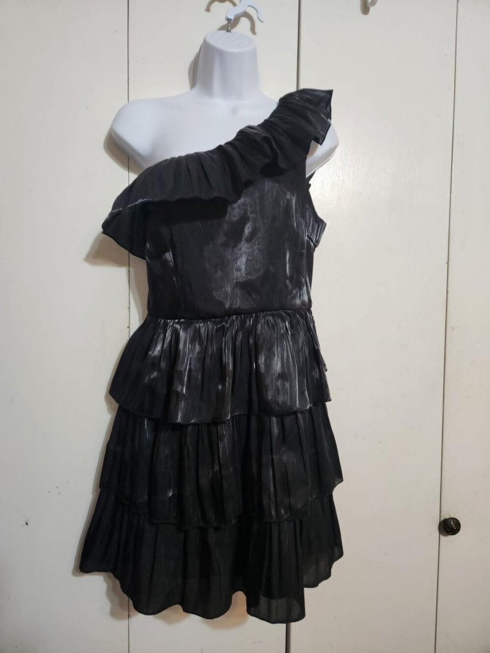 TCEC Black One Shoulder Ruffle Tiered Dress M Shimmer Pleated Mini Cocktail